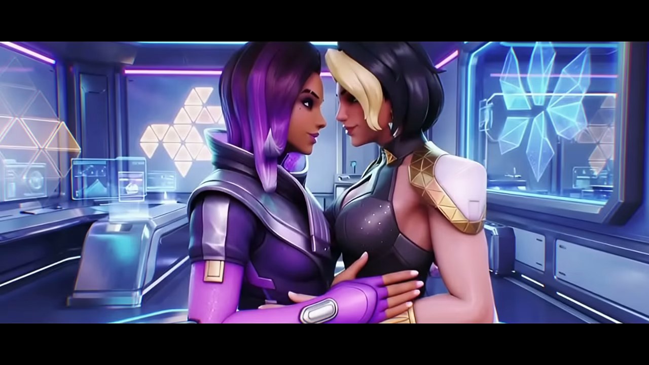 Domina x Sombra Lesbian Kissing in Overwatch Style